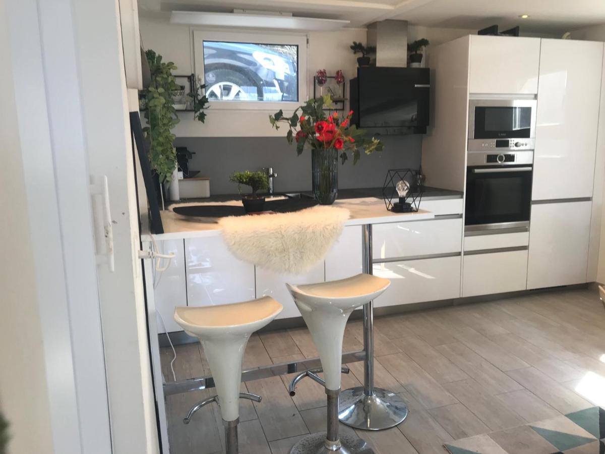 Holiday home Petite Maison A L'oree Des Bois Vue Magnifique Sur Le Zenitude Et Plenitude Belmont-sur-Lausanne