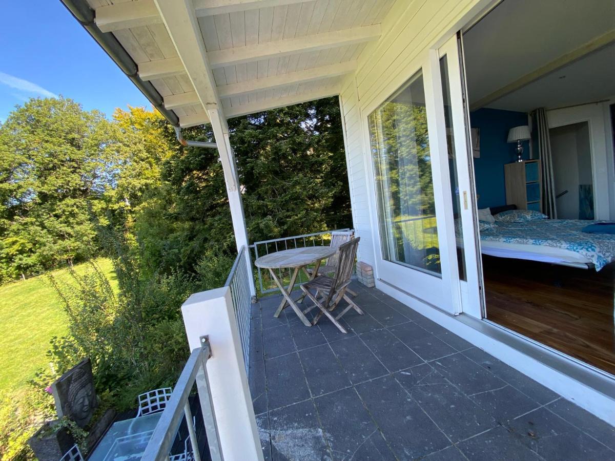 Petite Maison A L'oree Des Bois Vue Magnifique Sur Le Zenitude Et Plenitude Belmont-sur-Lausanne